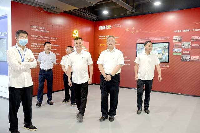 長(zhǎng)沙市委組織部副部長(zhǎng)楊俊率市委組織部機(jī)關(guān)二支部與北斗微芯黨支部開(kāi)展結(jié)對(duì)共建活動(dòng)