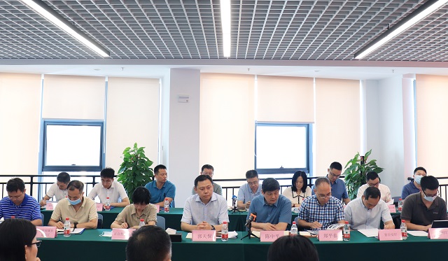 湖南省委網(wǎng)信辦協(xié)同省住建廳等相關(guān)廳局蒞臨北斗微芯調(diào)研并召開(kāi)專題座談會(huì)